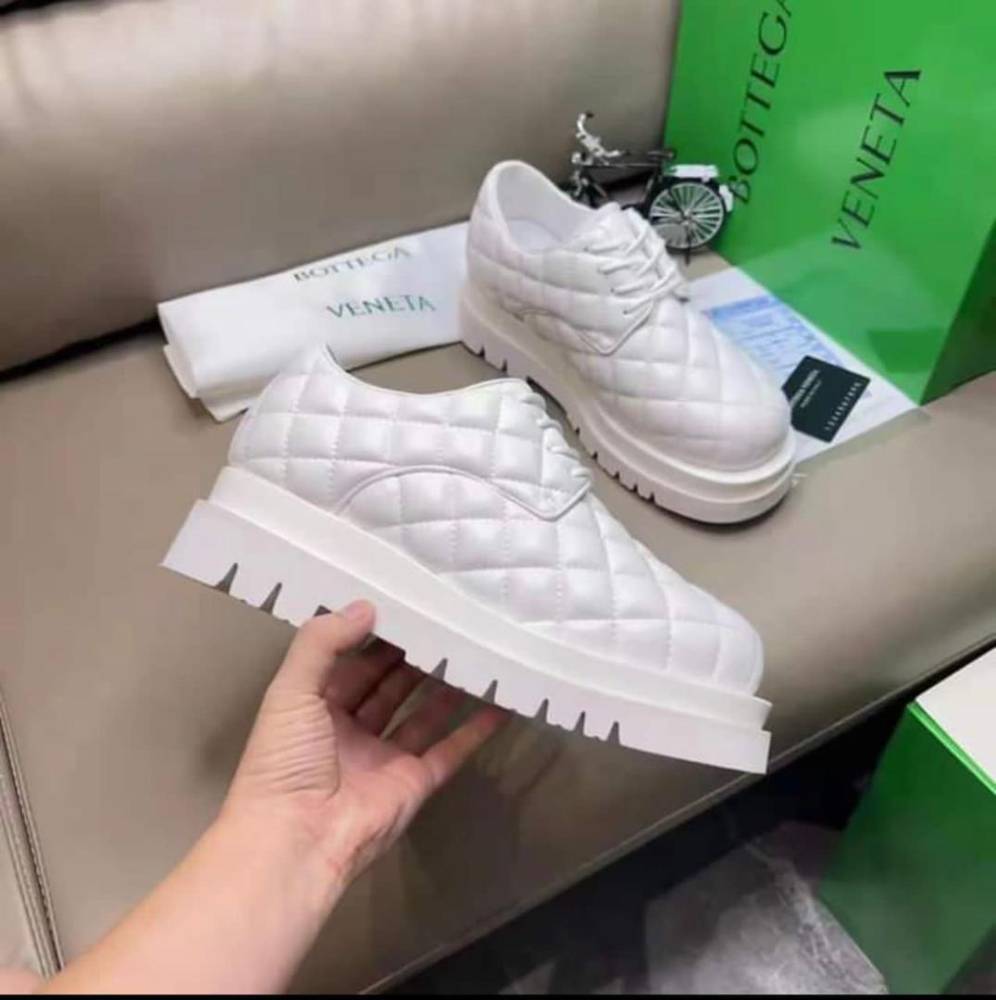 【関税込み】Bottega Veneta オフホワイト The Quilt スニーカー white bottega veneta shoes